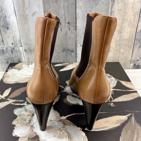 Costume National Notch Cut Out Heel Ankle Booties in Tan Leather Size 40. - Picture 7 of 9
